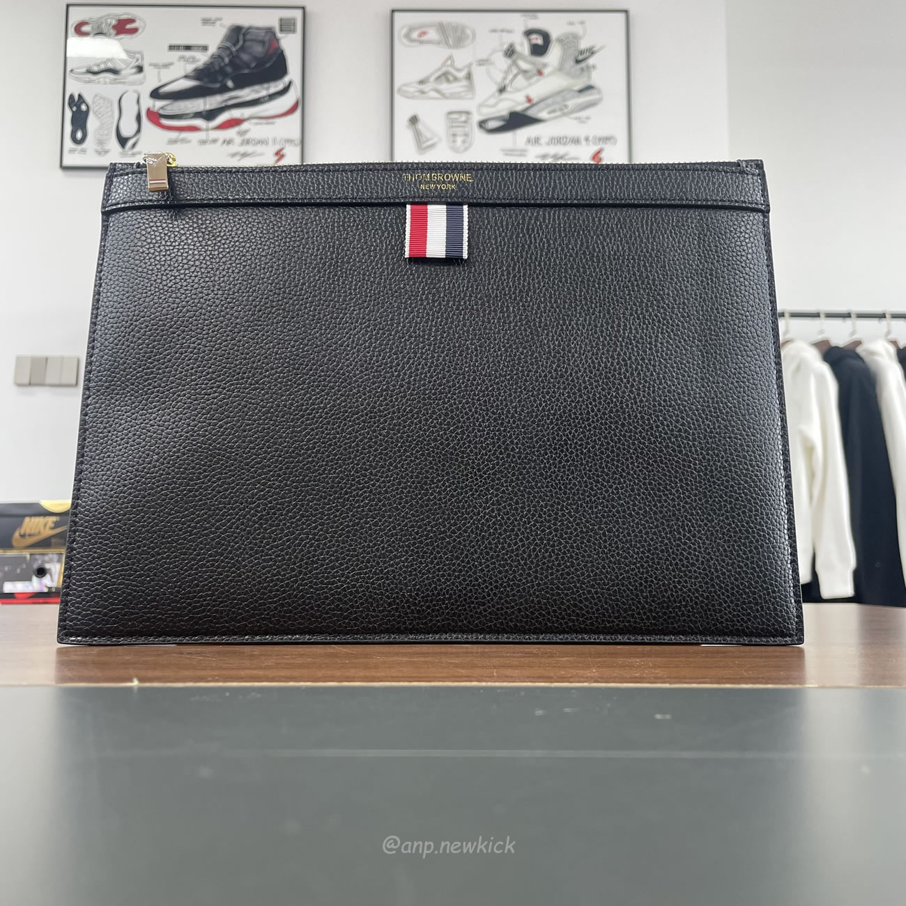 Thom Browne Logo Stamp Leather Document Holder (2) - newkick.vip